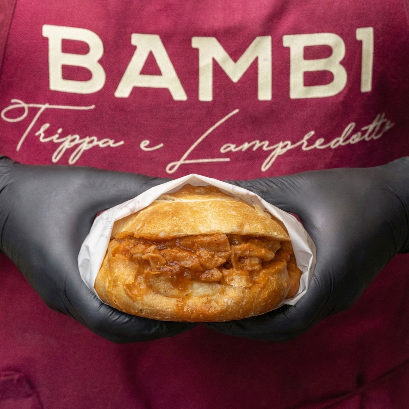 Panino con trippa alla fiorentina di Bambi, specialità toscana tradizionale.